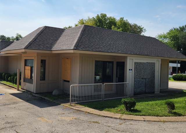 Property at 2920 NE Adams St, Peoria, IL 61603