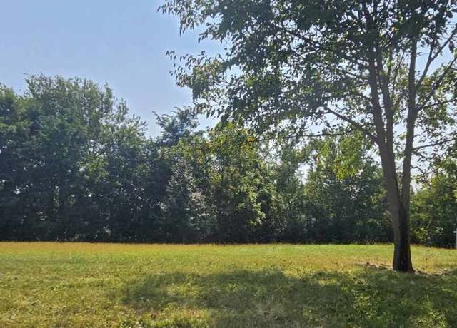 Property at 434 Woodland Trl, Lindenhurst, IL 60046
