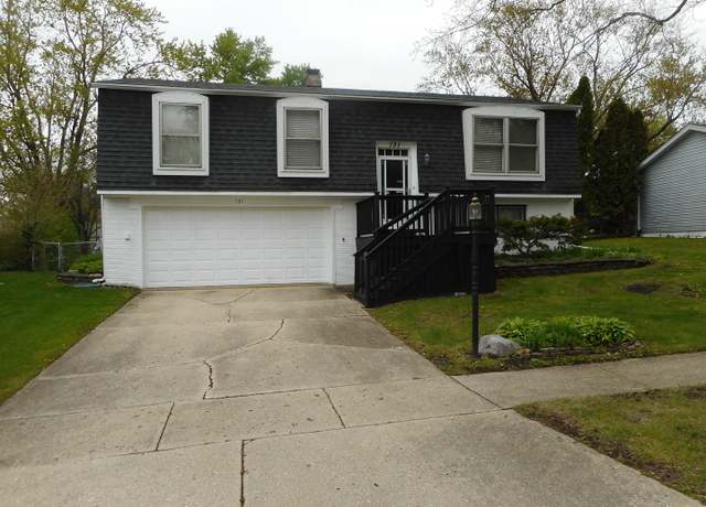 Property at 131 Dato Dr, Streamwood, IL 60107, 3 beds, 2.5 baths