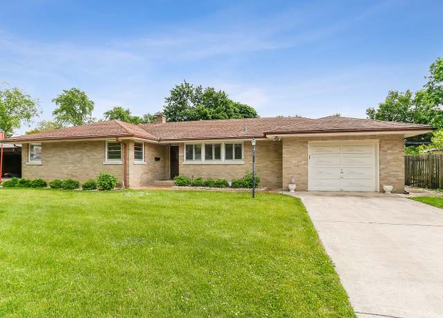 Property at 1214 Mason Ave, Joliet, IL 60435, 3 beds, 1.5 baths