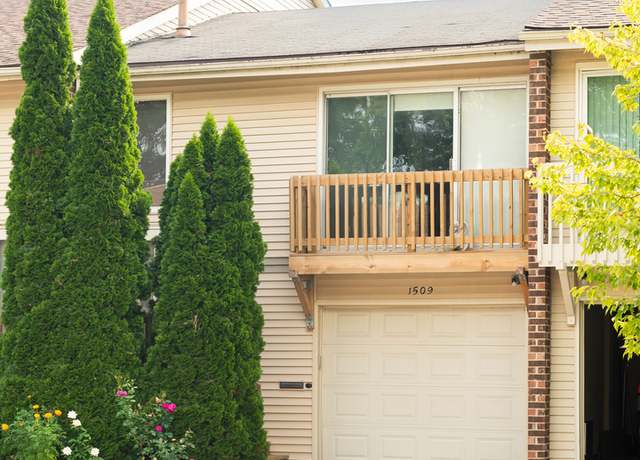 Property at 1509 Elder Dr, Aurora, IL 60506, 2 beds, 1.5 baths