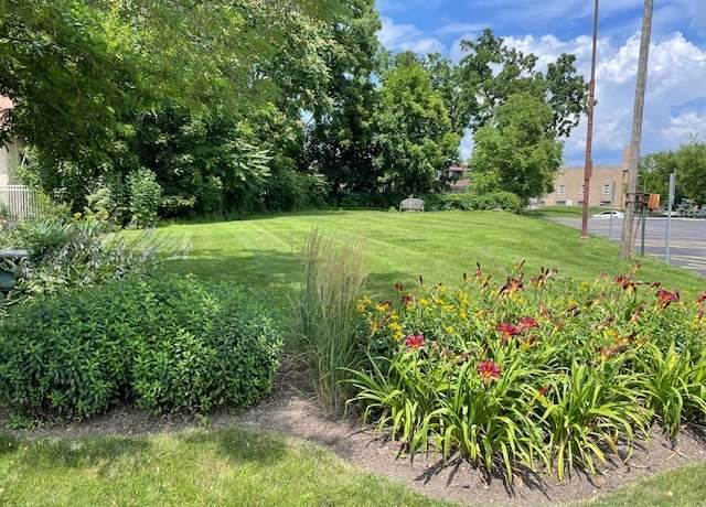 Property at 226 W Maple Ave, Libertyville, IL 60048