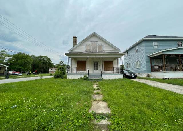 Property at 1103 W Cottage Hill Ave, Decatur, IL 62522, 3 beds, 1 bath