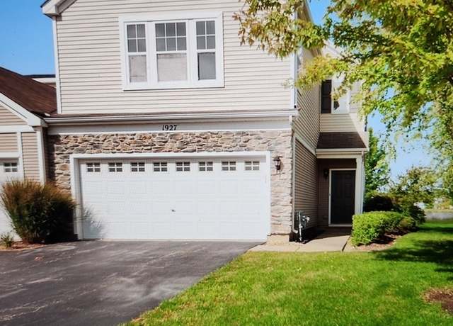 Property at 1927 Cobblestone Dr, Carpentersville, IL 60110, 3 beds, 2.5 baths