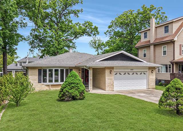 Property at 1310 Vinewood Ave, Willow Springs, IL 60480, 3 beds, 3 baths