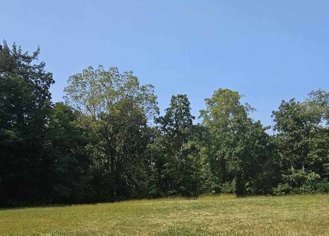 Property at 437 Woodland Trl, Lindenhurst, IL 60046