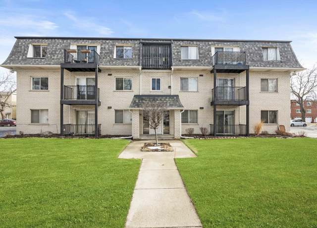 Property at 9621 S Karlov Ave #204, Oak Lawn, IL 60453, 2 beds, 1.5 baths