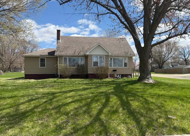Property at 1605 14th Ave, Rock Falls, IL 61071, 4 beds, 1 bath