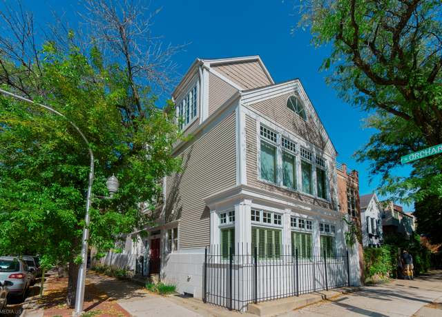 Property at 658 W Willow St, Chicago, IL 60614, 4 beds, 4.5 baths