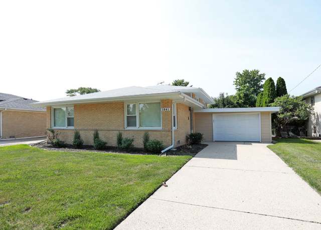 Property at 1041 Irwin Ave, Des Plaines, IL 60016, 3 beds, 2 baths