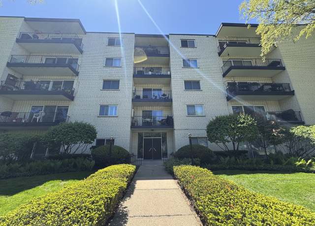 Property at 820 Oakton St Unit 2B, Evanston, IL 60202, 2 beds, 2 baths