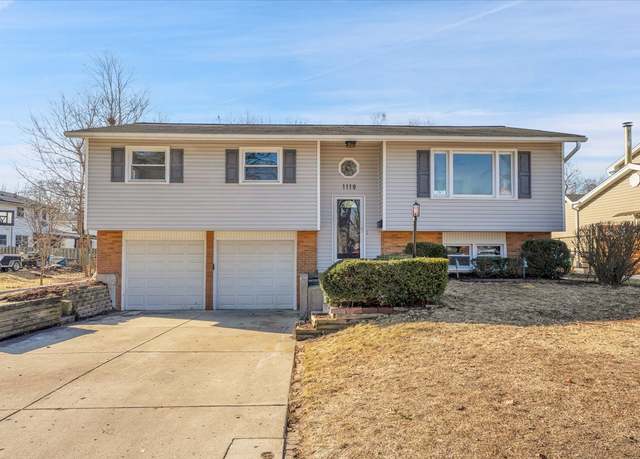 Property at 1119 E Dogwood Ln, Mount Prospect, IL 60056, 3 beds, 2.5 baths