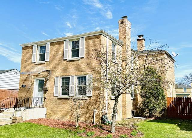 Property at 901 S Fairfield Ave, Elmhurst, IL 60126, 4 beds, 3 baths