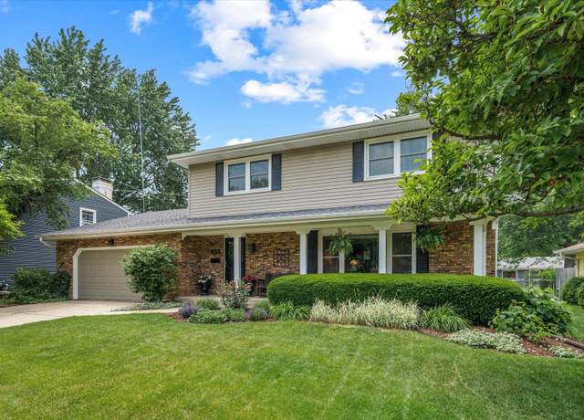 Property at 1088 Alameda Dr, Aurora, IL 60506, 4 beds, 2.5 baths