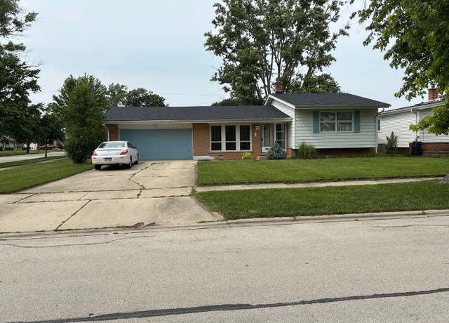 Property at 10 Lombard Cir, Lombard, IL 60148, 3 beds, 2 baths