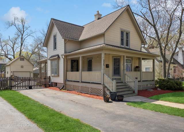 Property at 325 Douglas Ave, Crystal Lake, IL 60014, 4 beds, 2 baths