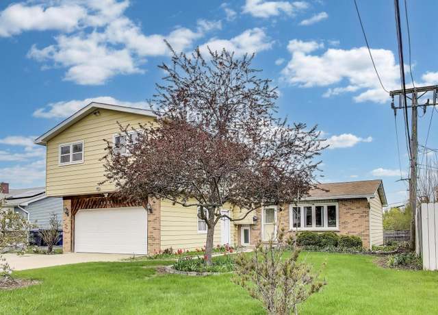 Property at 1307 N Mcaree Rd, Waukegan, IL 60085, 5 beds, 2 baths