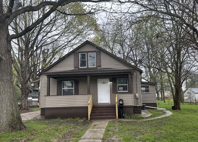 Property at 409 Dixon St, Streator, IL 61364, 4 beds, 2 baths