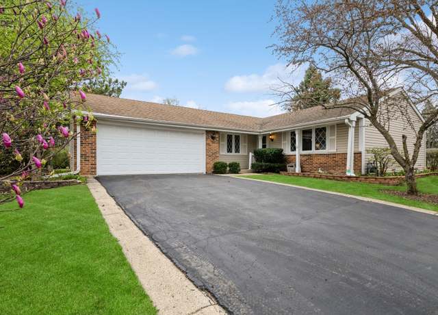 Property at 110 Green Meadow Ct, Rolling Meadows, IL 60008, 3 beds, 2 baths