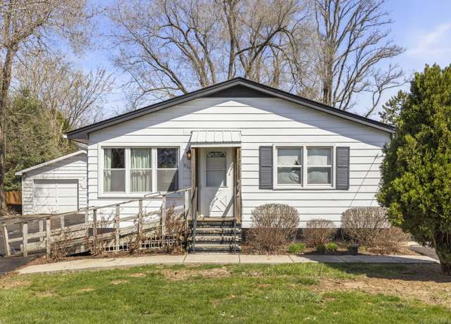 Property at 326 Bluff St, Lockport, IL 60441, 2 beds, 1 bath
