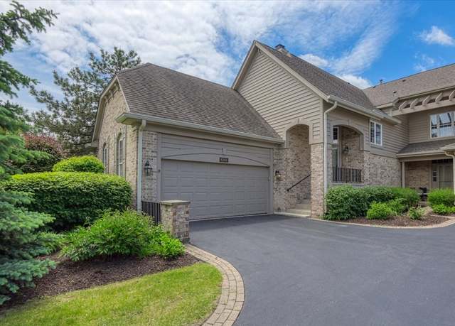 Property at 6266 Edgebrook Ln, Indian Head Park, IL 60525, 4 beds, 3 baths