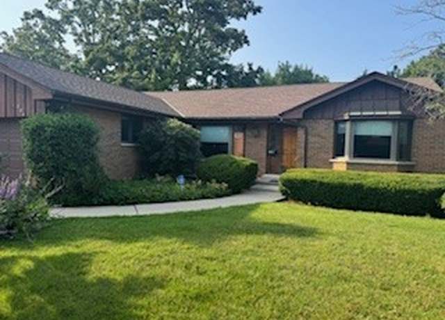 Property at 336 Burchell Ave, Highwood, IL 60040, 2 beds, 2 baths