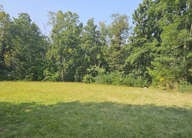 Property at 433 Woodland Trl, Lindenhurst, IL 60046