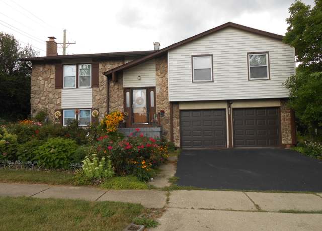 Property at 1603 Dakota Dr, Elk Grove Village, IL 60007, 4 beds, 3 baths