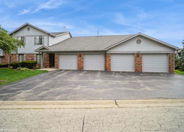 Property at 1515 W Pheasant Trail Ln #5, Arlington Heights, IL 60004, 2 beds, 2 baths
