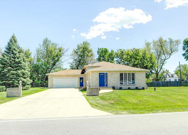 Property at 245 N Lee St, Mount Prospect, IL 60056, 3 beds, 2 baths