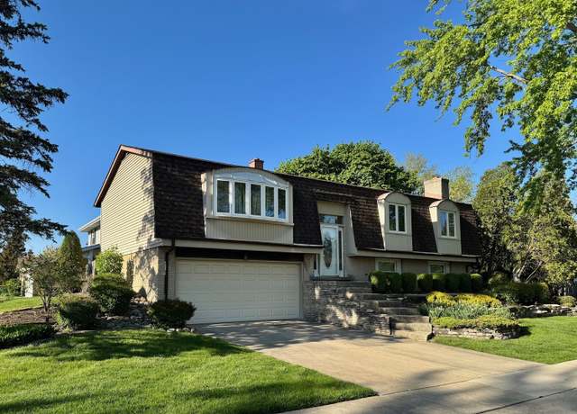 Property at 416 Trinity Ct, Buffalo Grove, IL 60089, 4 beds, 2 baths