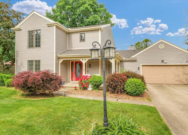 Property at 2107 Woodland Glen Ln, Champaign, IL 61822, 4 beds, 2.5 baths
