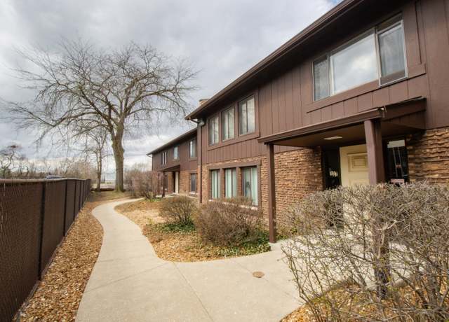 Property at 107 65th Lake Dr #202, Westmont, IL 60559, 3 beds, 2 baths