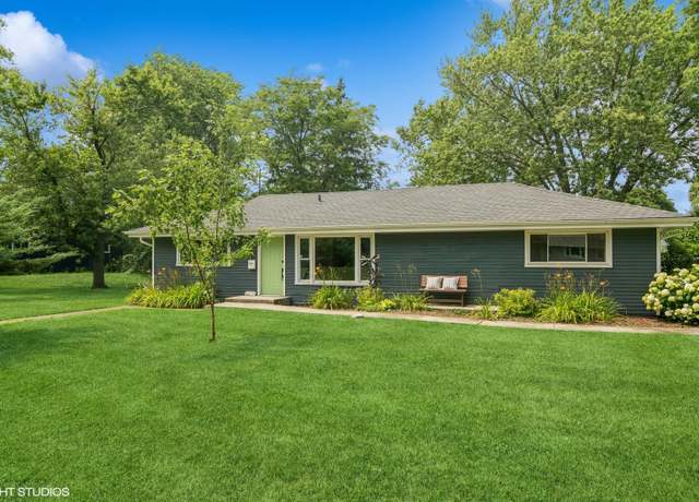Property at 10 Rugby Rd, Lake Zurich, IL 60047, 3 beds, 2 baths