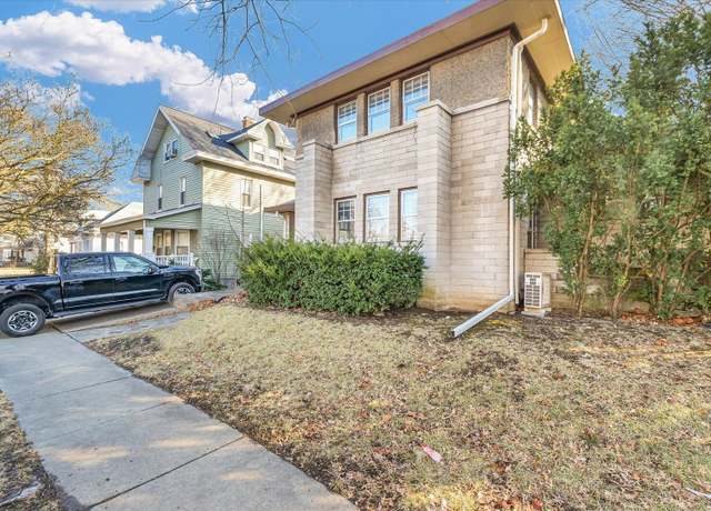 Property at 305 W Oregon St, Urbana, IL 61801, 3 beds, 1.5 baths