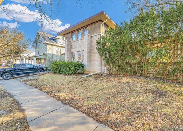 Property at 305 W Oregon St, Urbana, IL 61801, 3 beds, 1.5 baths