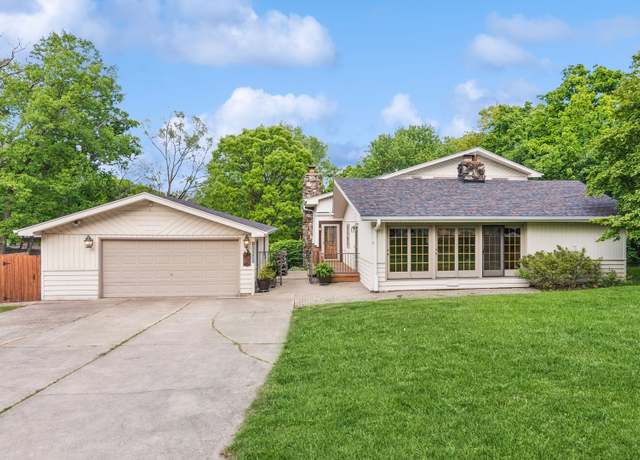 Property at 12811 S 82nd Ct, Palos Park, IL 60464, 5 beds, 3 baths