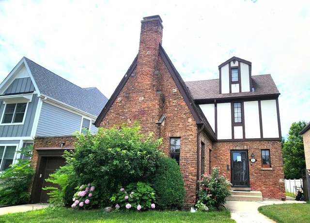 Property at 696 S Parkside Ave, Elmhurst, IL 60126, 4 beds, 2 baths