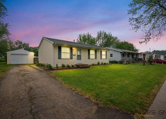 Property at 927 Lakeview Dr, Rochelle, IL 61068, 3 beds, 1 bath