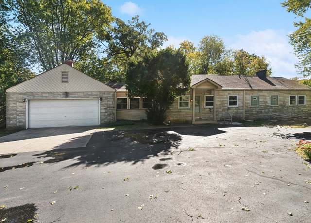 Property at 16937 W Jonathan Ln, Gurnee, IL 60031, 3 beds, 2 baths