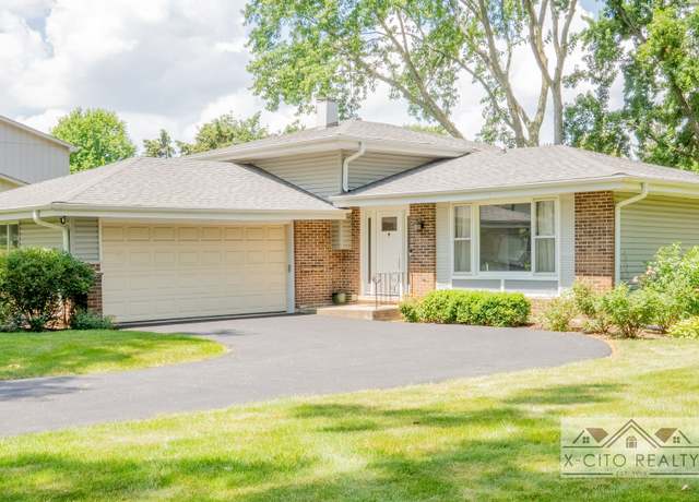 Property at 24W660 Woodcrest Dr, Naperville, IL 60540, 3 beds, 2 baths