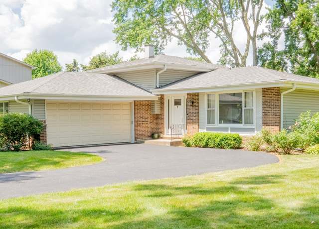 Property at 24W660 Woodcrest Dr, Naperville, IL 60540, 3 beds, 2 baths