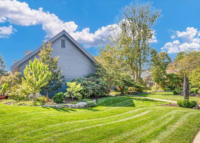 Property at 4001 Golf Creek Dr, Champaign, IL 61822, 3 beds, 2.5 baths