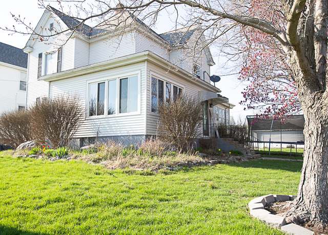 Property at 393 E Front St, El Paso, IL 61738, 3 beds, 2.5 baths