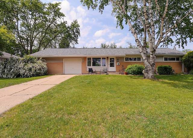 Property at 80 Flagstaff Ln, Hoffman Estates, IL 60169, 5 beds, 2 baths