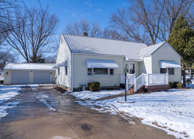 Property at 1013 Ann Ave, Dixon, IL 61021, 3 beds, 1 bath