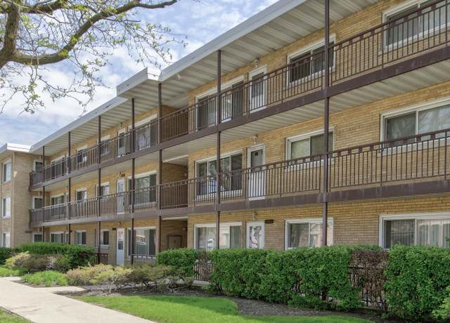 Property at 4911 N Harlem Ave #3, Chicago, IL 60656, 3 beds, 2 baths