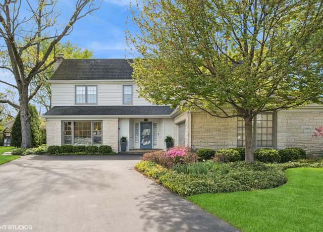 Property at 2960 Iroquois Rd, Wilmette, IL 60091, 5 beds, 4.5 baths