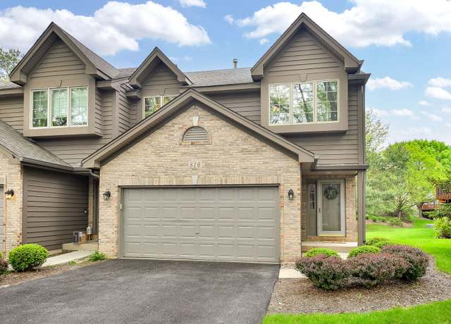 Property at 816 Millcreek Cir, Elgin, IL 60123, 2 beds, 2 baths