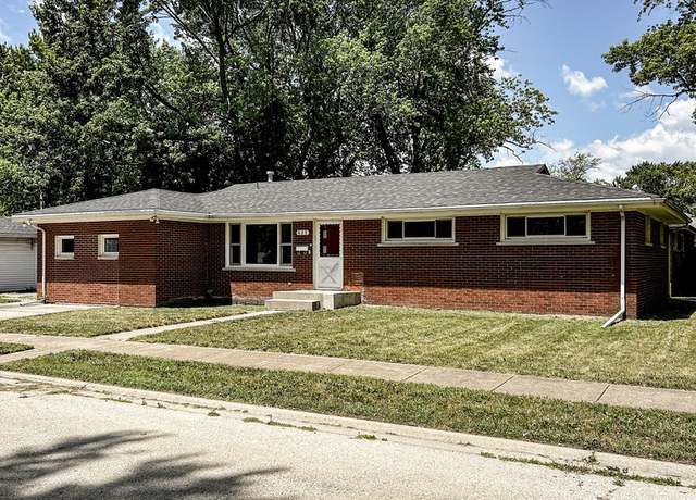Property at 425 W Donald St, Kankakee, IL 60901, 3 beds, 1.5 baths